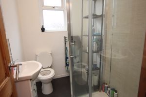 Shower room- click for photo gallery